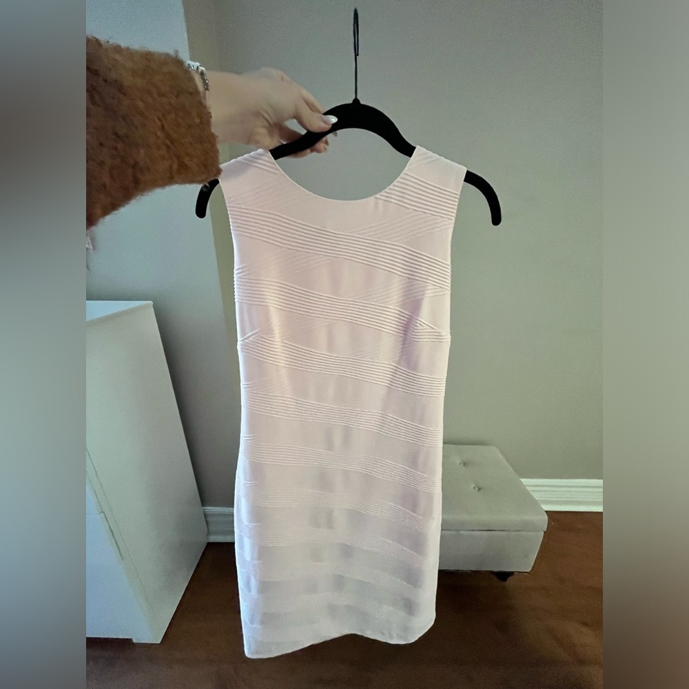 Elegant Pink Sleeveless Dress